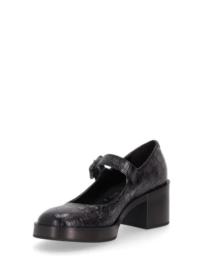La Rose Black Leather Pumps In Peltro