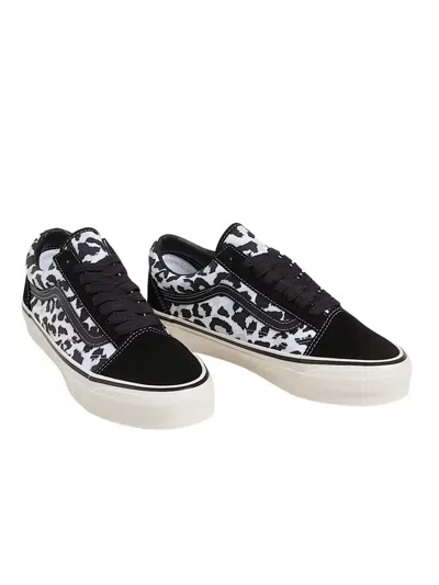 Vans Low-top Stitched Sneakers Rubber Sole In Black