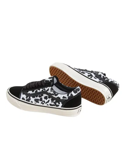 Vans Low-top Stitched Sneakers Rubber Sole In Black