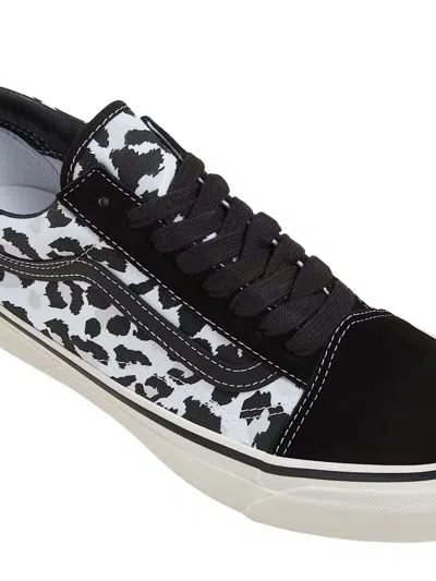 Vans Low-top Stitched Sneakers Rubber Sole In Black
