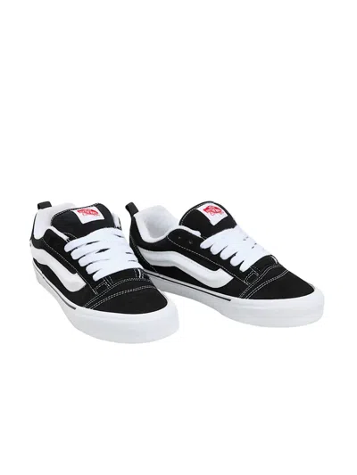 Vans Knu Skool Sneaker In Black