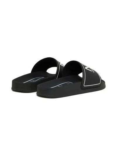 N°21 Logo Slides In Black