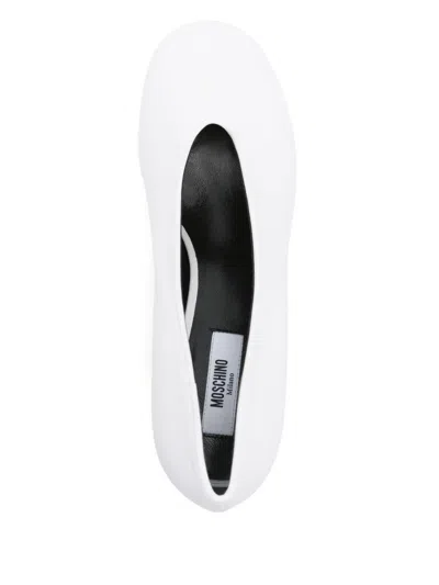 Moschino "duck" Almond Toe Curved Heel Pumps In White
