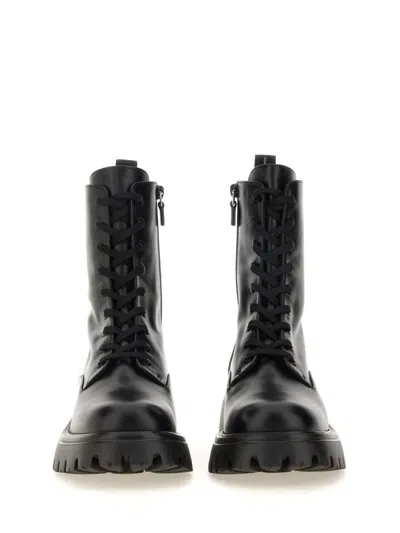Stuart Weitzman Emerson Leather Ranger Booties In Black
