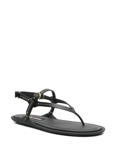 Miu Miu Leather Flat Sandals In Schwarz