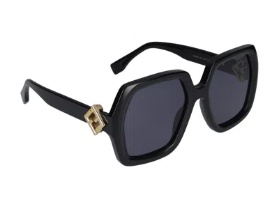 Maison Fendi Sunglasses In Multicolor