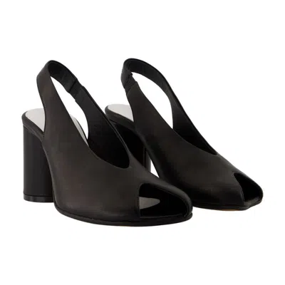 Mm6 Maison Margiela Anatomic Sandals In Black