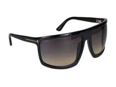 Tom Ford Eyewear Clint Pilot Frame Sunglasses In Glossy Black/smoke Grad