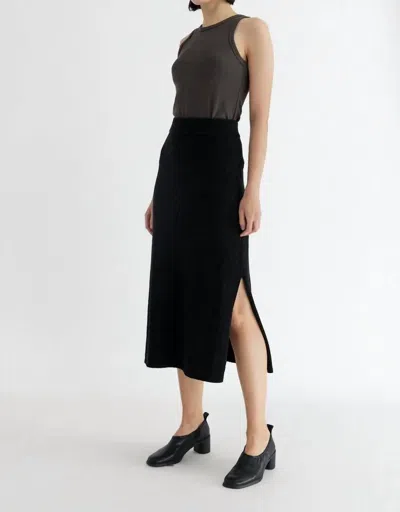 Mod Ref The Rosey Skirt In Black In Black