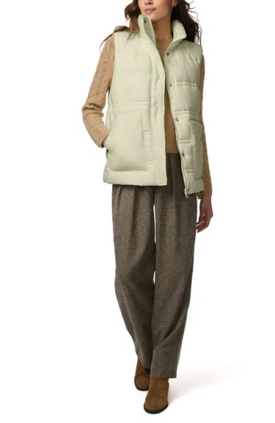 Bernardo Minimalist Double Needle Stitch Recycled Polyester Puffer Vest In Sage