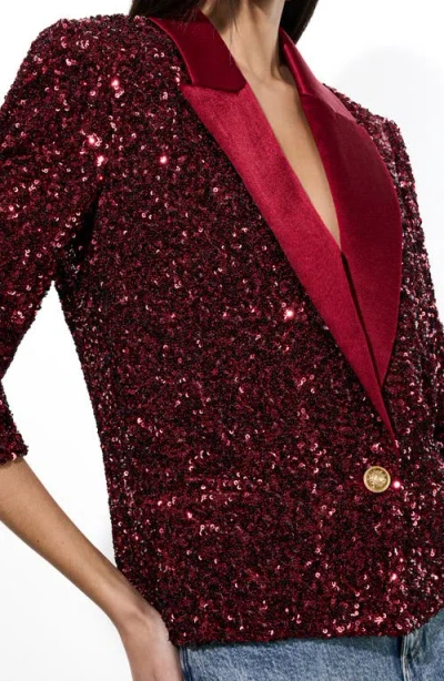 Alice And Olivia Denny Boxy Sequined Blazer In Garnet