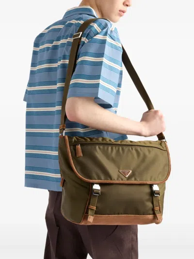 Prada Grosse Schultertasche Aus Re-nylon Und Wildleder In Green
