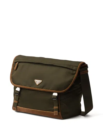 Prada Grosse Schultertasche Aus Re-nylon Und Wildleder In Green