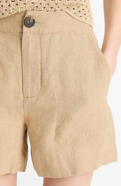 Vince Buttoned Knee-length Shorts In Brulee