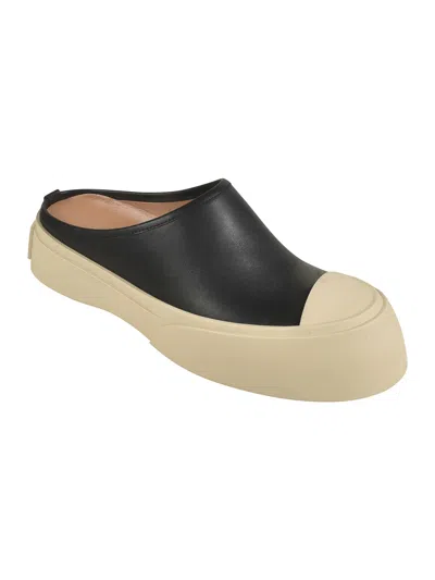 Marni Closed Toe Platform Sneakers With Contrasting Sole In Black