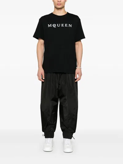 Alexander Mcqueen Logo Lettering Crewneck T-shirt In Black