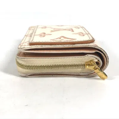 Pre-owned Louis Vuitton White Other Wallet (bi-fold) ()