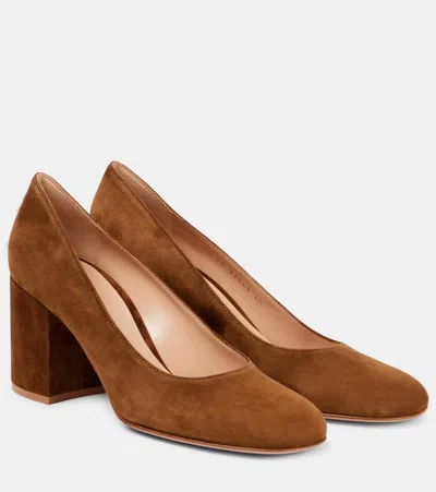 Gianvito Rossi Round-toe Block-heel Pumps In Brown Suede In Burgundy
