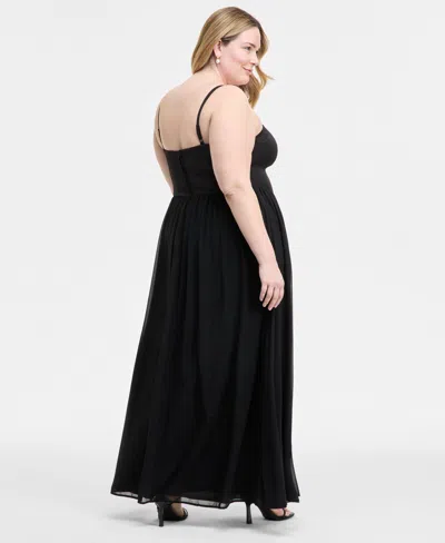 Seni & Cade Plus Size Sweetheart-neck Sleeveless Gown
