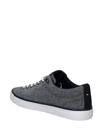 Tommy Hilfiger Logo Sneakers In Gray
