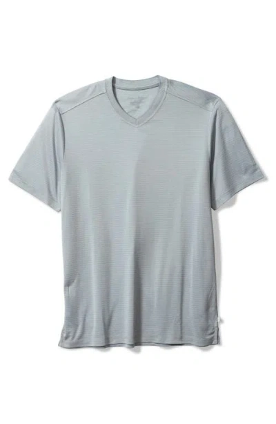 Tommy Bahama Bay Stripe Islandzone® V-neck Performance T-shirt