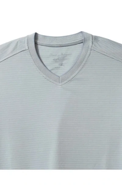 Tommy Bahama Bay Stripe Islandzone® V-neck Performance T-shirt