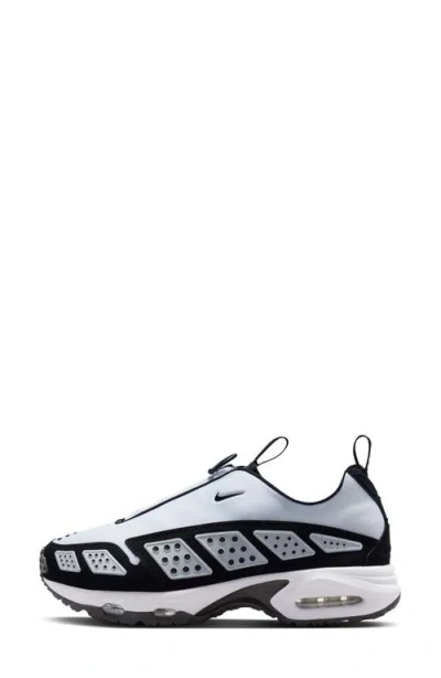 Nike Air Max Sndr Sneaker In Multi