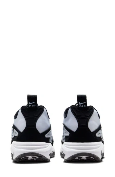 Nike Air Max Sndr Sneaker In Multi