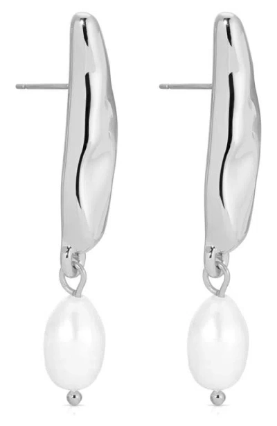 Ettika Liquid Luxe Cultured Freshwater Pearl Drop Earrings In Metallic