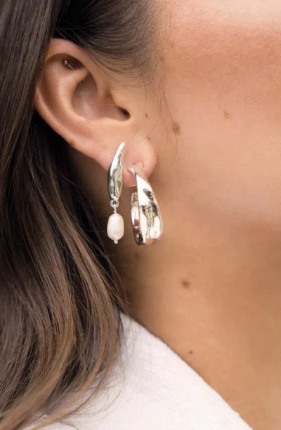 Ettika Liquid Luxe Cultured Freshwater Pearl Drop Earrings In Metallic
