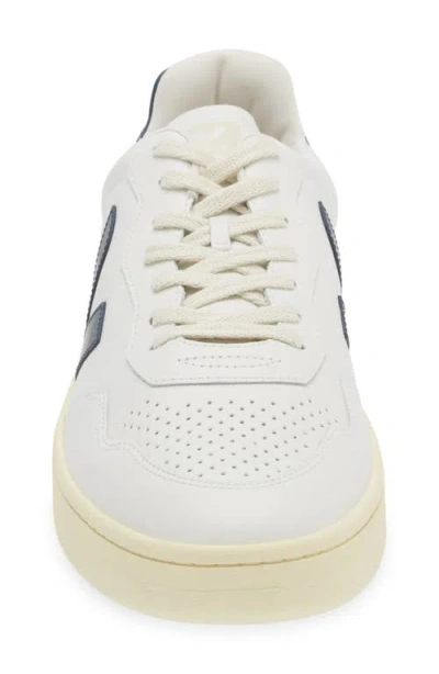 Veja V-90 Man Sneakers White Size 9 Leather