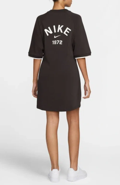 Nike Sportswear Cotton Graphic T-shirt Dress