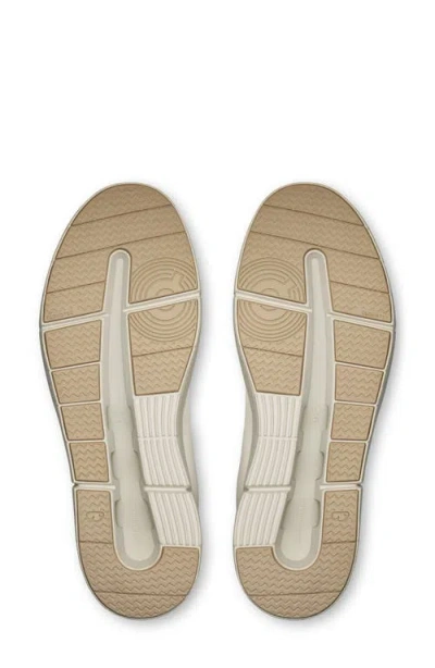 On The Roger Advantage Tennis Sneaker