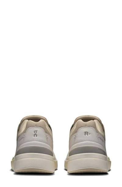 On The Roger Advantage Tennis Sneaker