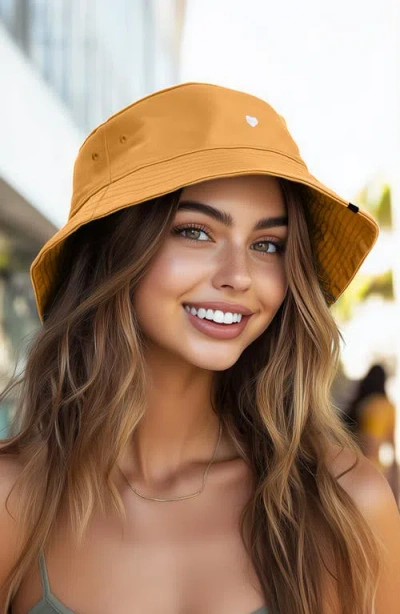 Dalix Lil Heart Bucket Hat