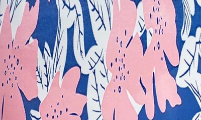 Capri Blue Volcano Pattern Play Signature Jar Candle
