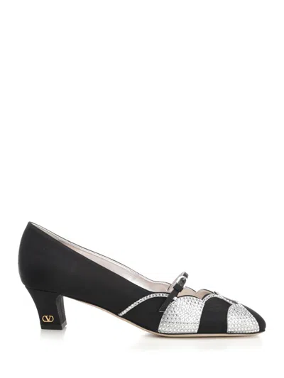 Valentino Garavani Women Black Fabric Bowow Pumps