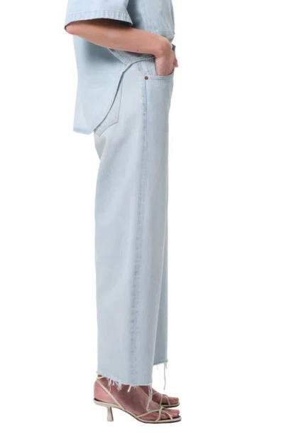 Agolde Low Curve Fray Rigid Mid-rise Barrel-leg Jeans In Light Wash