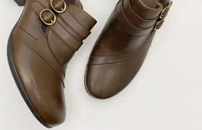 Earth Women's Toronto Leather Bootie In Bark
