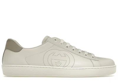 Pre-owned Gucci Men's  Ace Perforated Interlocking G Sneakers In White