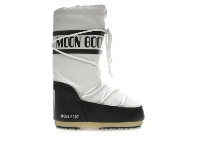 Pre-owned Moon Boot Icon Nylon Boot Sneakers In Black/white
