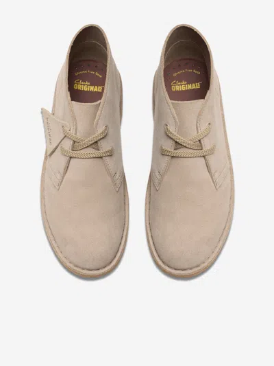 Clarks Kids Suede Desert Boots In Neutral