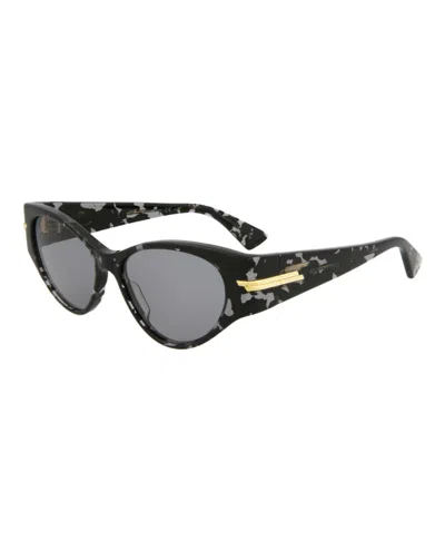 Pre-owned Bottega Veneta Women's  Cat Eye Sunglasses/30007849002) In Havana/grey (bv1002s In Gray