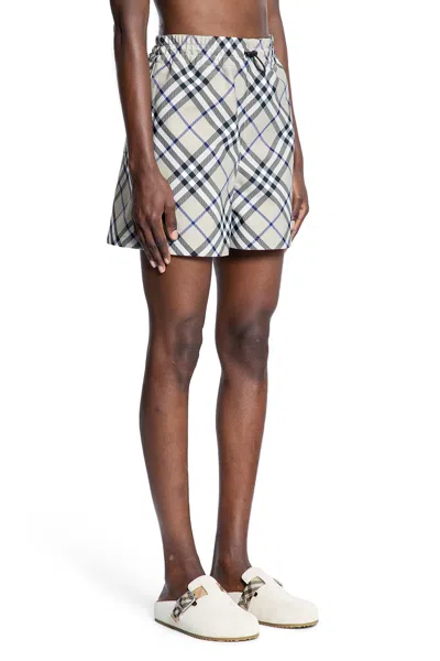 BURBERRY WOMAN BEIGE SHORTS 