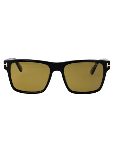 Tom Ford Squared Sunglasses Ft1205 01 H