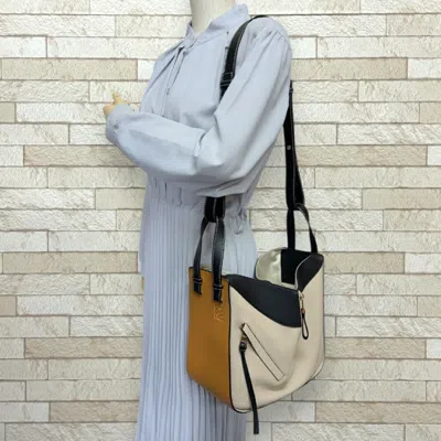 Pre-owned Loewe Beige Black Brown Leather Shoulder Bag () In Multi