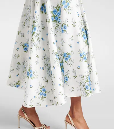 缎布与马德拉刺绣加长连衣裙