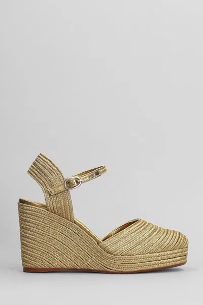 Castaã±er Carolyn-142 Wedges In Gold Fabric