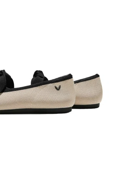 Vivaia Pointed-toe Bow Flats