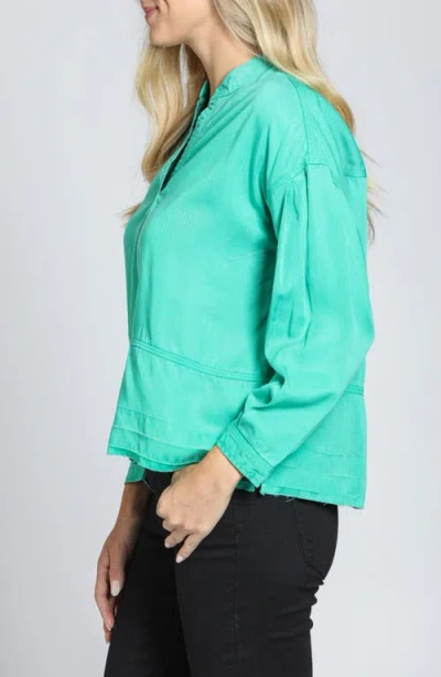 Apny Release Hem Pullover Top In Green
